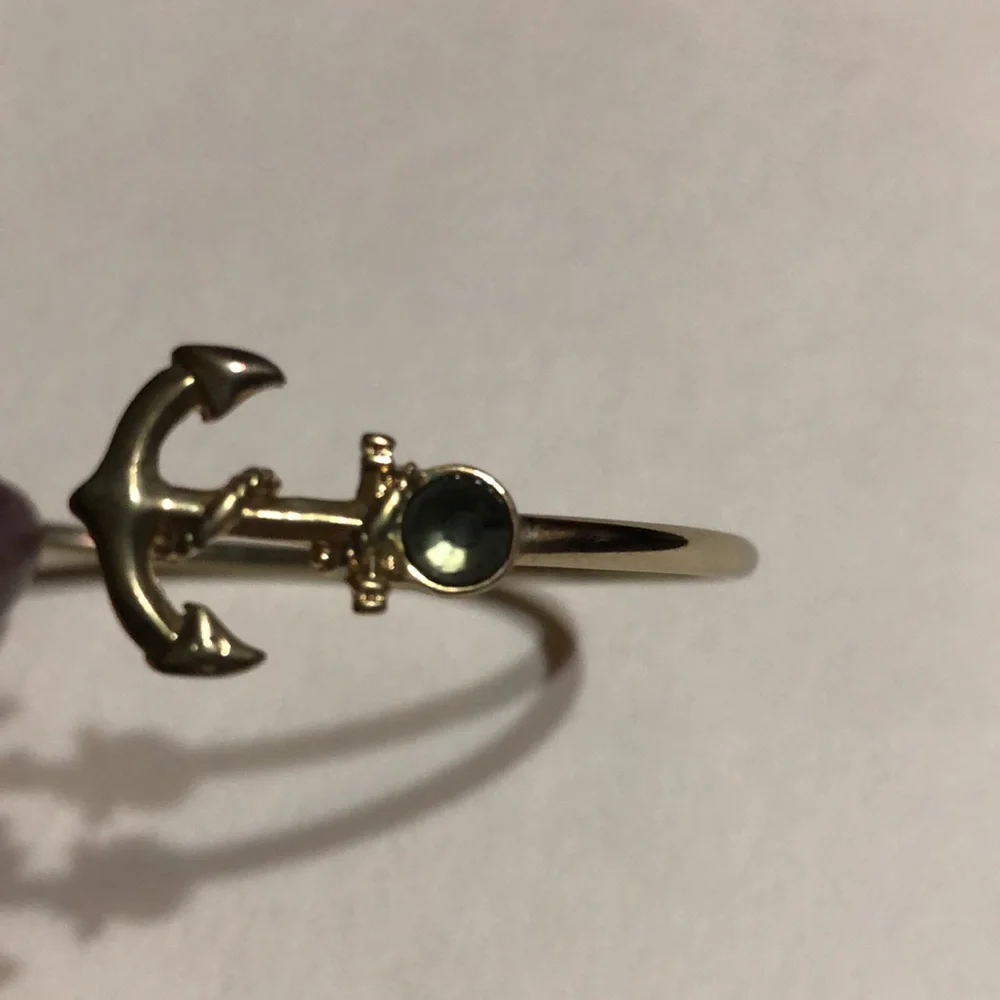 Gold tone Anchor bracelet - Picture 3 of 4